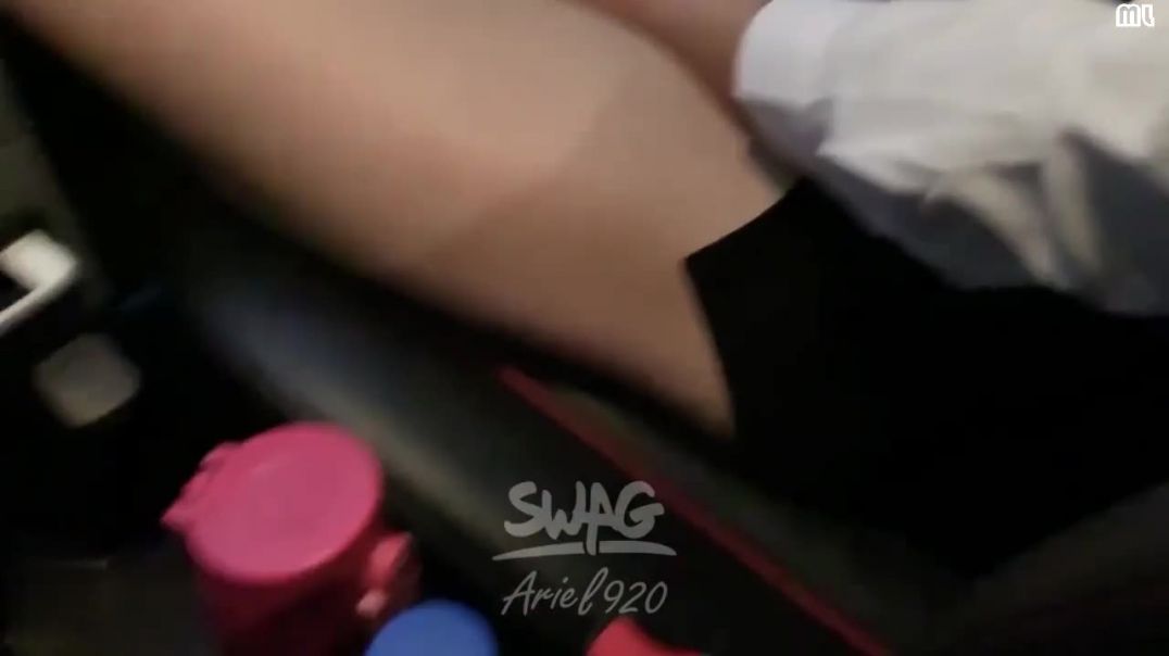 台湾SWAG_arielbb_发现男同事屌大_色诱勾引他啪啪啪